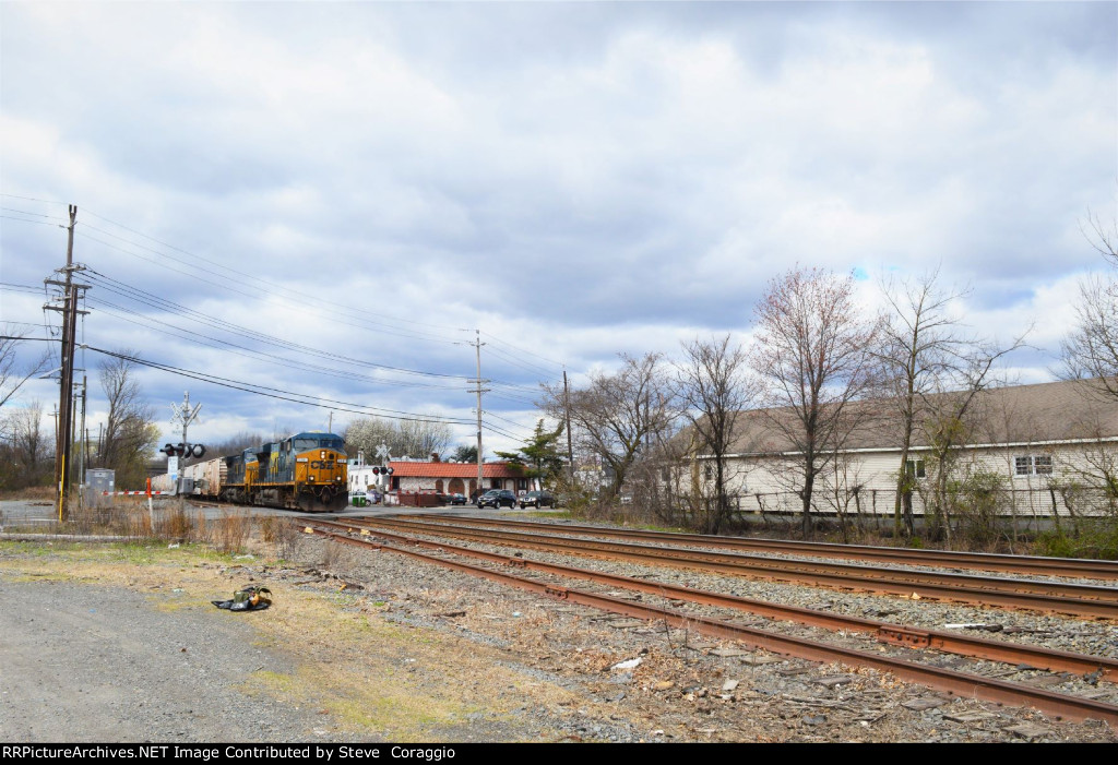 CSX Q 406 Headed East